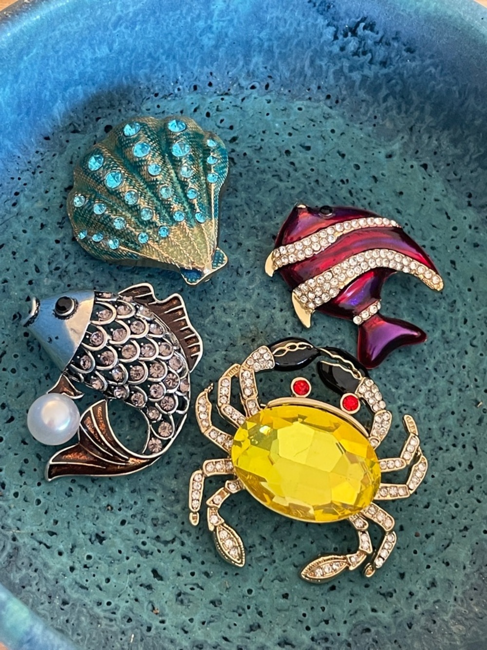 Ocean Brooch Bundle Crab Fish Shell Coastal Resort Vacation Statement Jewelry Se - Picture 2 of 8